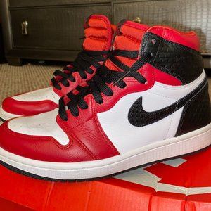 Jordan 1 Retro High Satin Snake Chicago